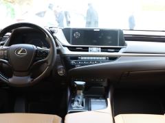 Фото Lexus ES200 (XV70)