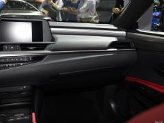 2020 260 F СПОРТ 2020 260 F SPORT Фото 38 из 204
