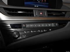 2020 260 F СПОРТ 2020 260 F SPORT Фото 25 из 204