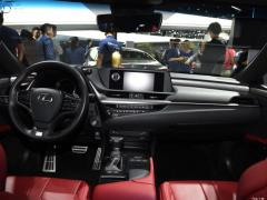 2020 260 F СПОРТ 2020 260 F SPORT Фото 35 из 204