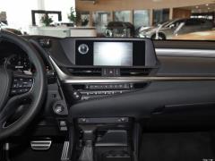 2020 260 F СПОРТ 2020 260 F SPORT Фото 3 из 204