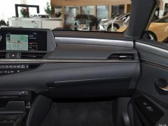 2020 260 F СПОРТ 2020 260 F SPORT Фото 4 из 204