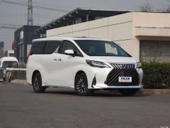 Фото Lexus LM300h (H30)