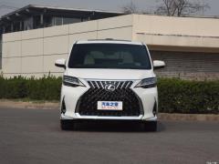 Фото Lexus LM300h (H30)