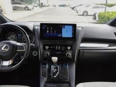 Фото Lexus LM300h (H30)