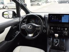 Фото Lexus LM300h (H30)