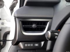 Фото Lexus UX200 , фото салона