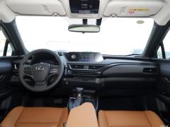 Фото Lexus UX200 
