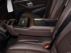 Модель 2021 GLS 450 4MATIC 2021 GLS 450 4MATIC Fashion Model Фото 361 из 377