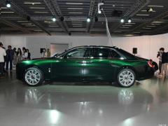Версия 2021 с удлиненной колесной базой 6,7 т 2021 6.7T long wheelbase version Фото 22 из 124