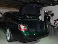 Версия 2021 с удлиненной колесной базой 6,7 т 2021 6.7T long wheelbase version Фото 236 из 239