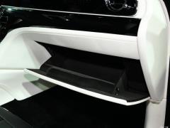 Версия 2021 с удлиненной колесной базой 6,7 т 2021 6.7T long wheelbase version Фото 87 из 239