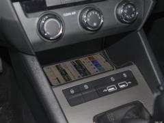 2020 1.5L Автоматическая версия Smart Travel Comfort Edition 2020 1.5L Automatic Smart Travel Comfort Edition Фото 490 из 1247