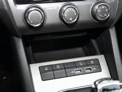 1.5L Автоматическая версия Smart Travel Deluxe Edition 2020 г. 2020 1.5L Automatic Smart Travel Deluxe Edition Фото 542 из 1247