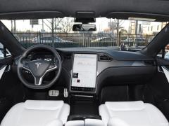 Фото Tesla Model S 