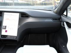 Фото Tesla Model S 