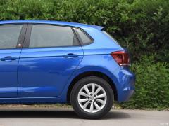 2019 Plus 1.5L Автоматическая цветная технология Edition 2019 Plus 1.5L Automatic Colorful Technology Edition Фото 33 из 70