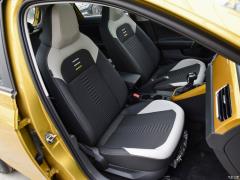 2019 Plus 1,5-литровый автомат Beats Trendy Cool Edition 2019 Plus 1.5L Automatic Beats Trendy Cool Edition Фото 261 из 425