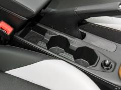 2019 Plus 1,5-литровый автомат Beats Trendy Cool Edition 2019 Plus 1.5L Automatic Beats Trendy Cool Edition Фото 96 из 425