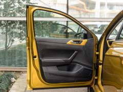 2019 Plus 1,5-литровый автомат Beats Trendy Cool Edition 2019 Plus 1.5L Automatic Beats Trendy Cool Edition Фото 279 из 425