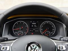 2019 Plus 1,5-литровый автомат Beats Trendy Cool Edition 2019 Plus 1.5L Automatic Beats Trendy Cool Edition Фото 10 из 425