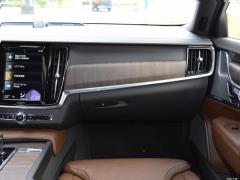 Фото Volvo V90 