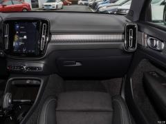 Фото Volvo XC40 